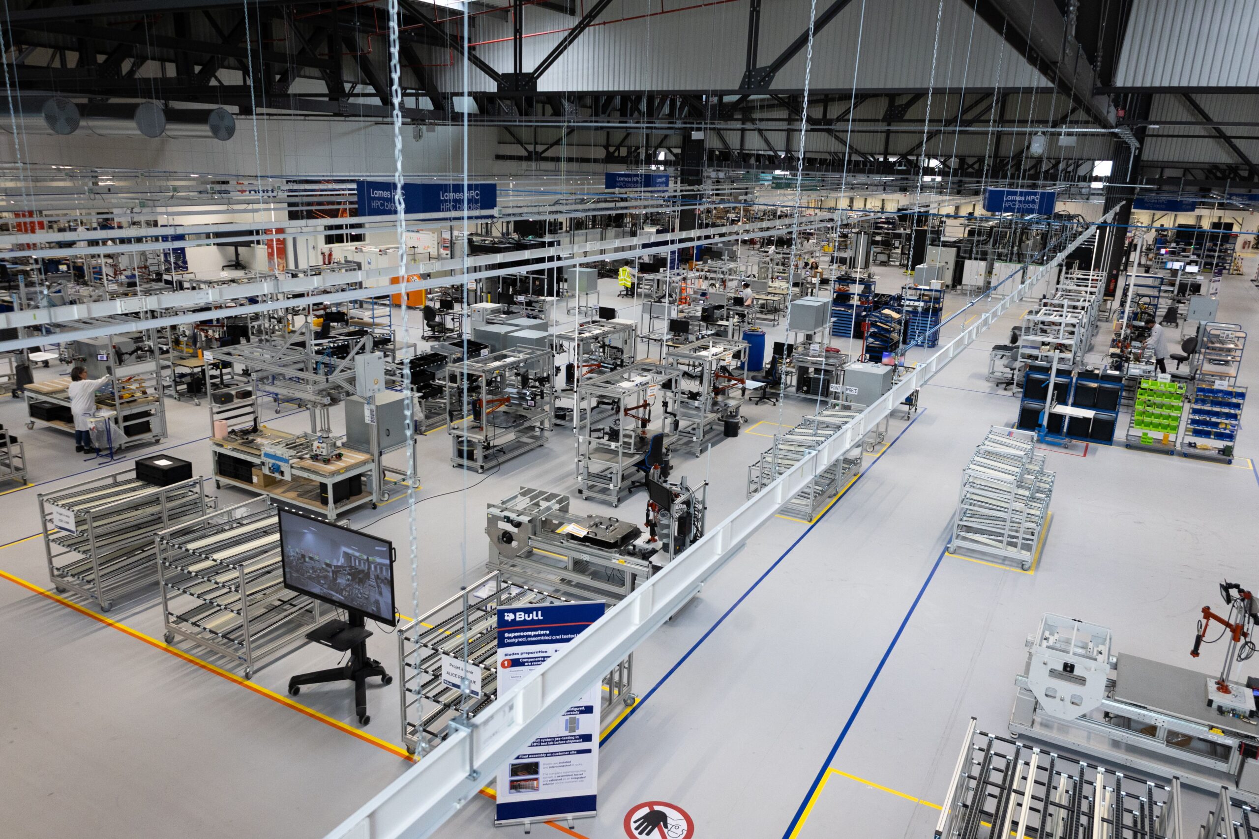 Supercomputers: Bull Doubles Production in Angers